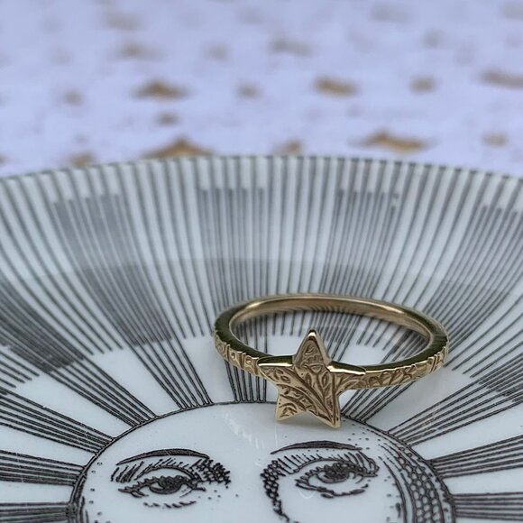 Me & Ro Gold Paisley Star Ring - Picture 5 of 6